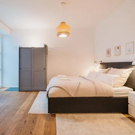 Homely - Super Modern, Center, Rosenthalerplatz Apartment