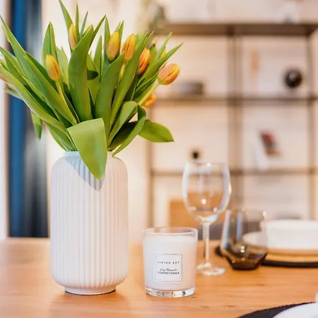 Homely - Super Modern, Center, Rosenthalerplatz Апартаменты *