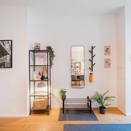 Homely - Super Modern, Center, Rosenthalerplatz Apartment