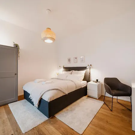 Apartment Homely - Super Modern, Center, Rosenthalerplatz *