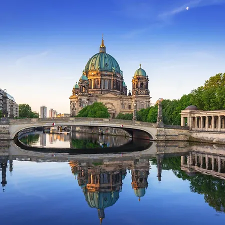 Homely - Super Modern, Center, Rosenthalerplatz * Berlin