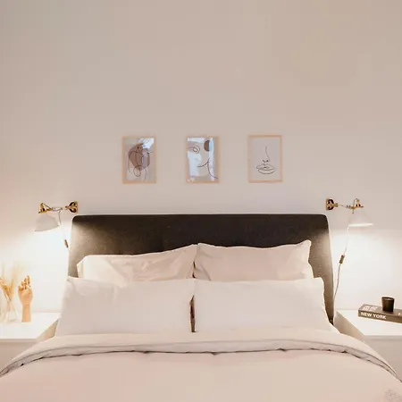 Homely - Super Modern, Center, Rosenthalerplatz * Berlin