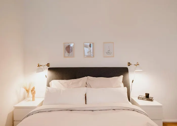 Homely - Super Modern, Center, Rosenthalerplatz * ברלין